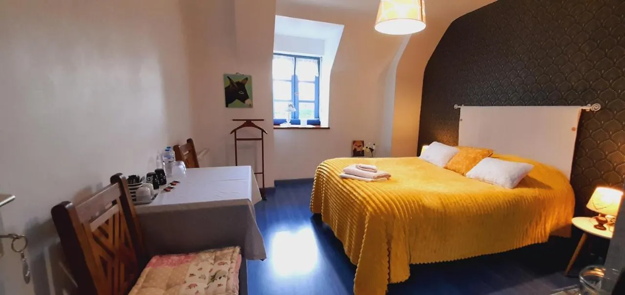 Nocleg ze śniadaniem Bed and Breakfast Ty Daou Gwez Irodouer