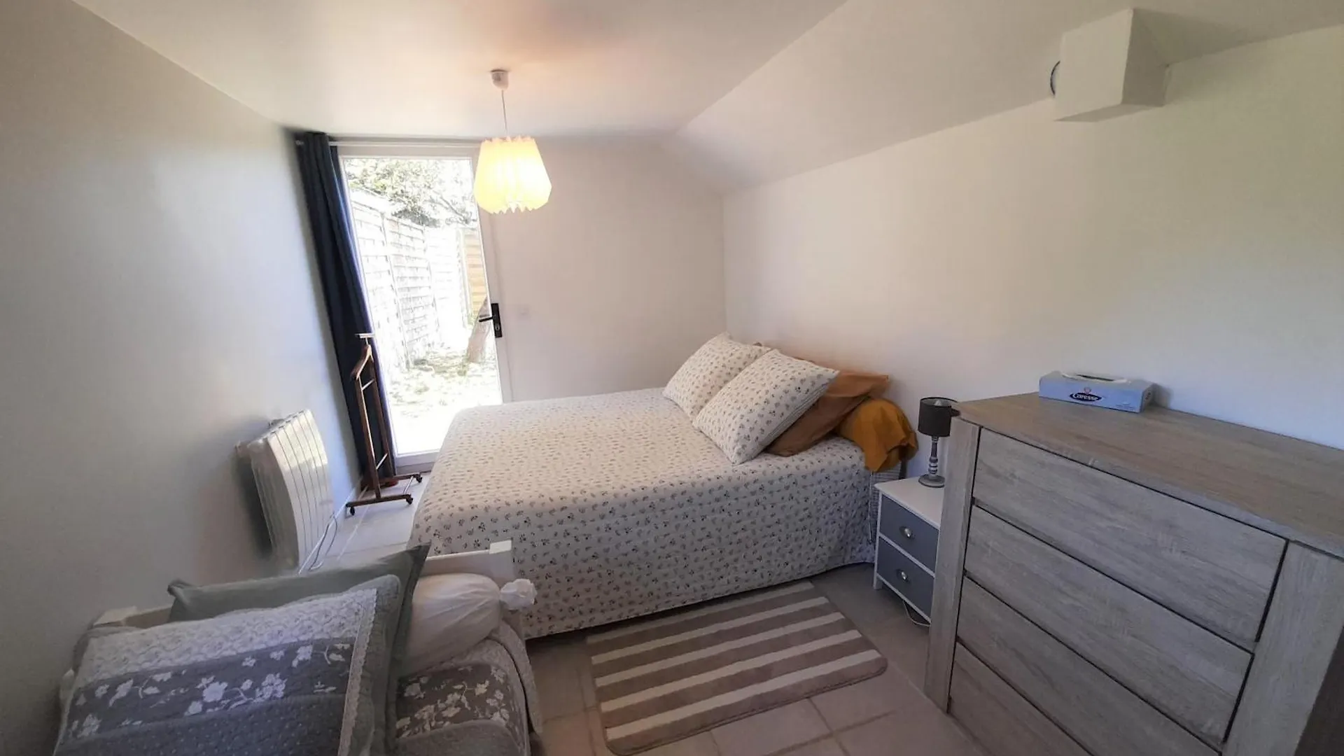 Nocleg ze śniadaniem Bed and Breakfast Ty Daou Gwez Irodouer