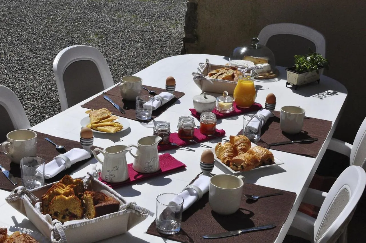 Ty Daou Gwez Bed & Breakfast Irodouer
