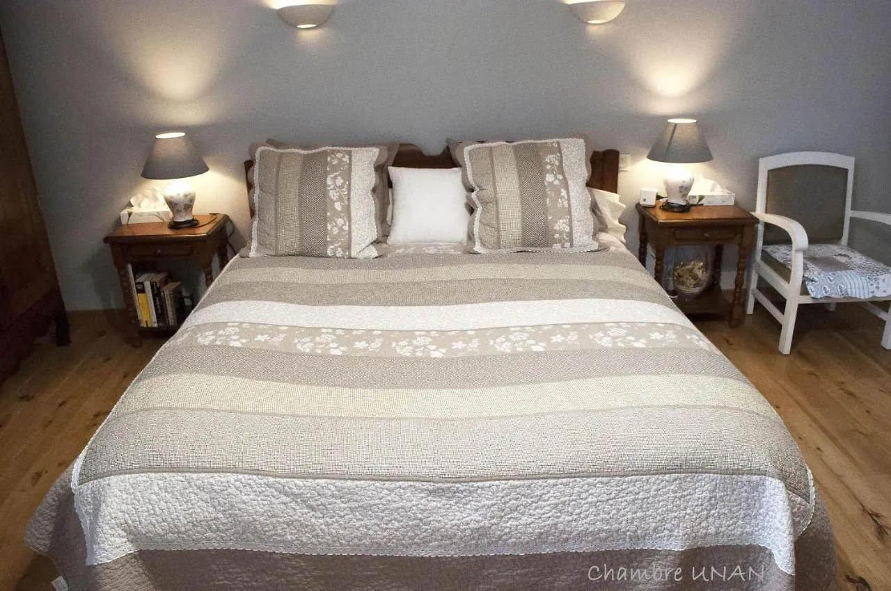 Ty Daou Gwez Bed & Breakfast Irodouer