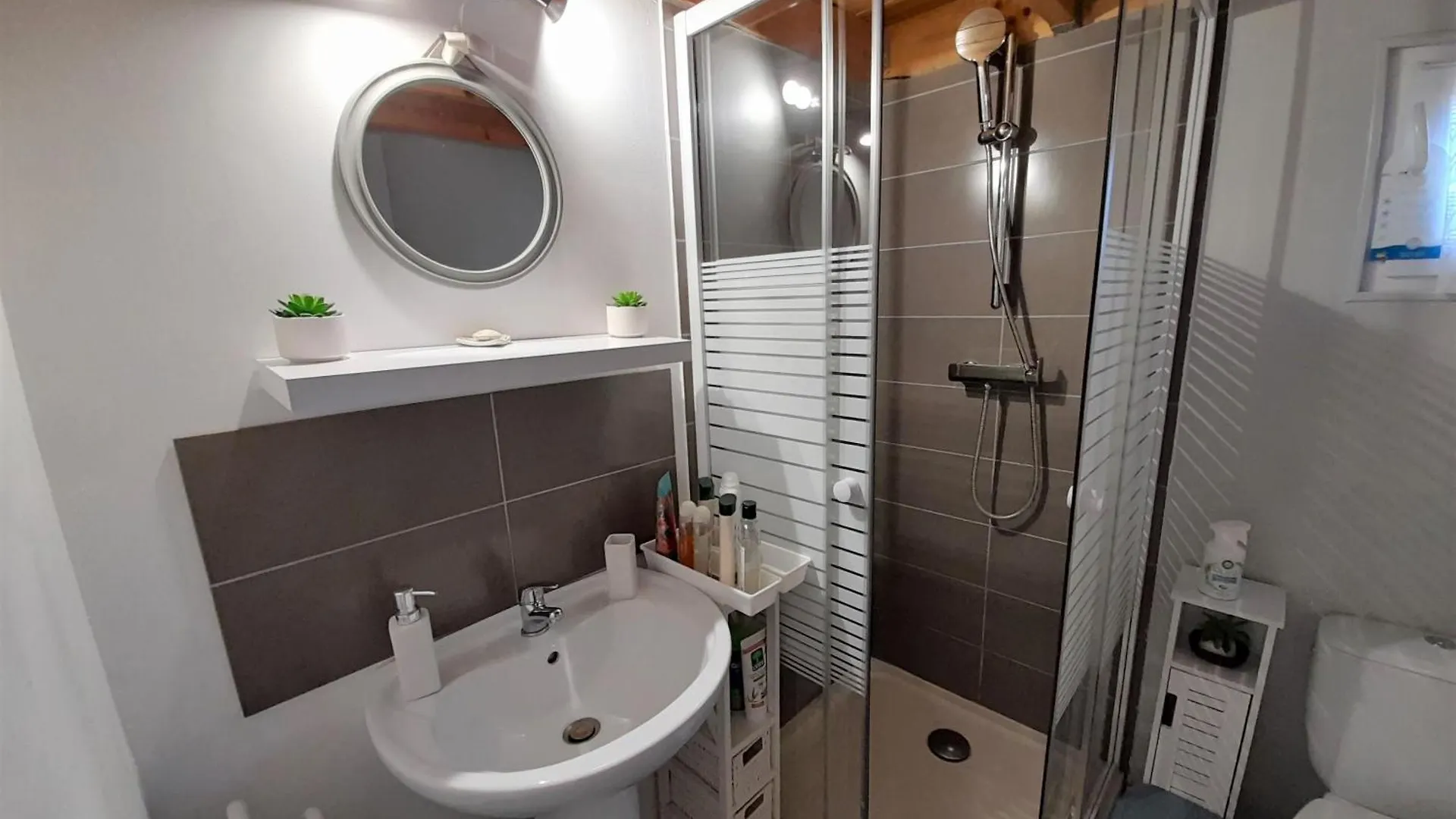 Ty Daou Gwez Bed & Breakfast Irodouer 0*,