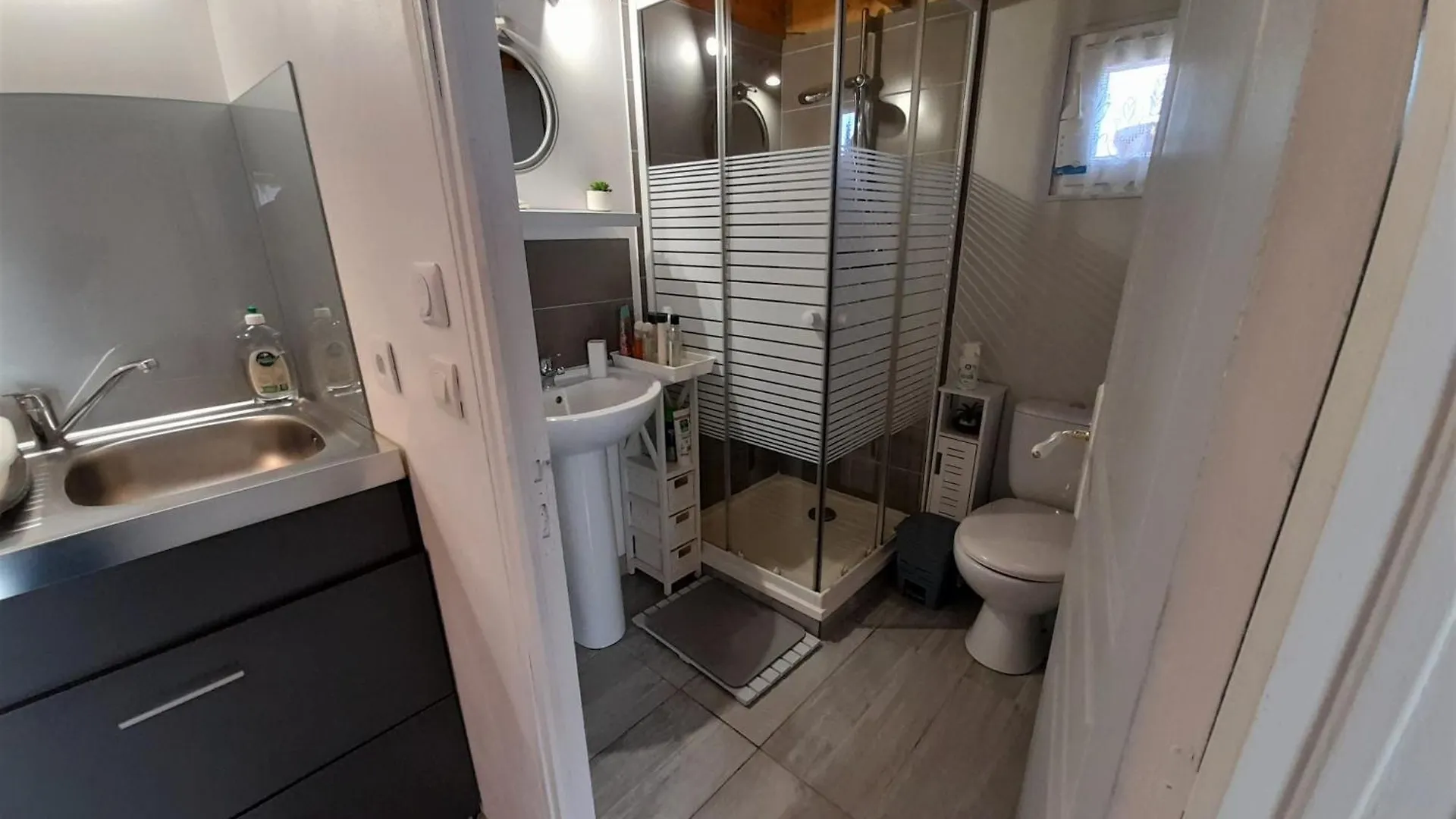 Ty Daou Gwez Bed & Breakfast Irodouer